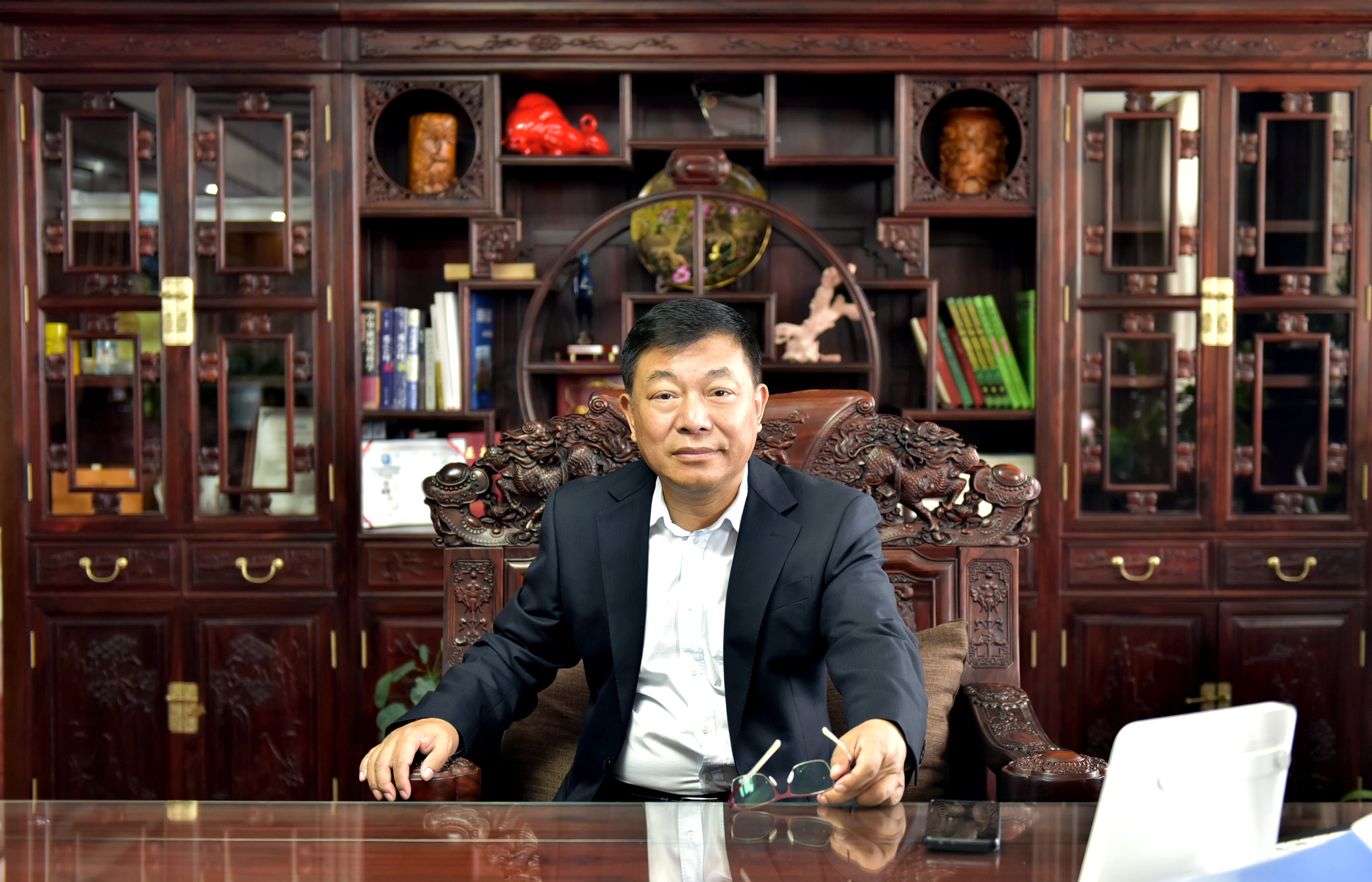 CEO　|　公曉穎